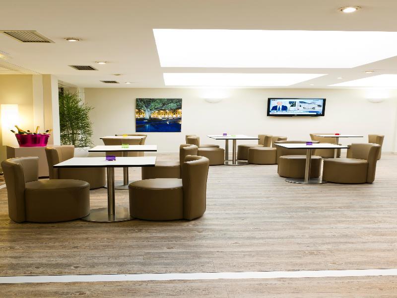 Hotel Ibis Styles Centre Port Nice
